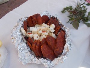 Töttösi kolbász és orfűi sajt.