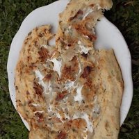 Medvehagymás, csicsókás lepény