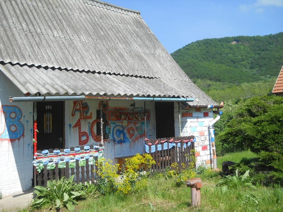 konyves haz kifestve